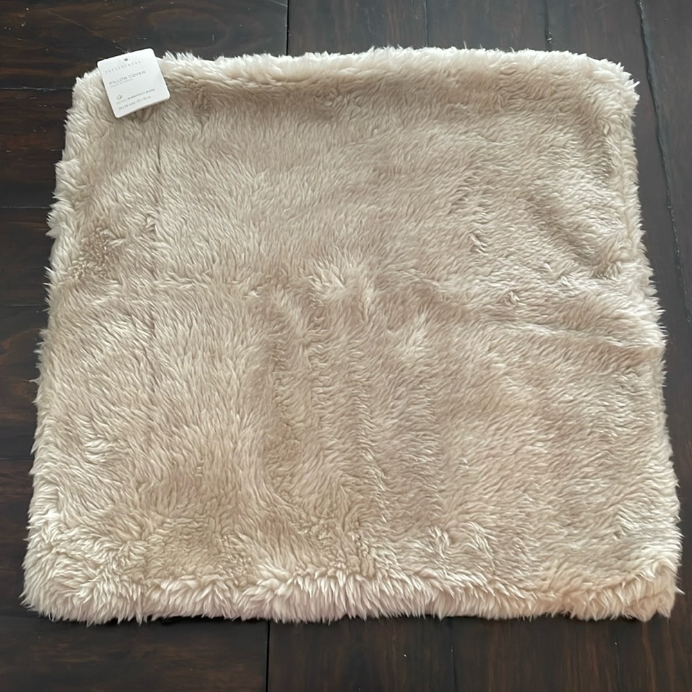Pottery Barn Faux Fur Pillow Cover, NWOT